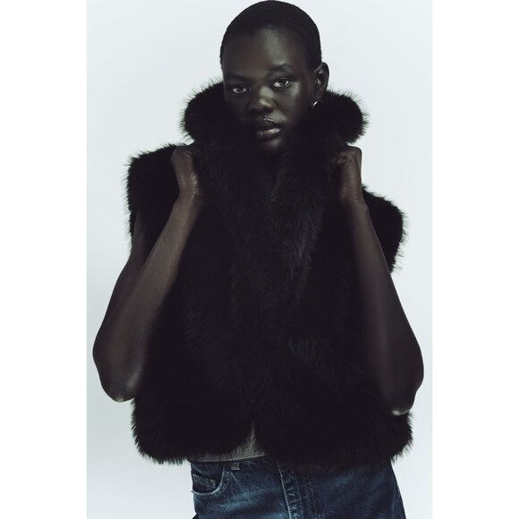 Zara Black Faux Fur Cropped Vest - Picture 4 of 10